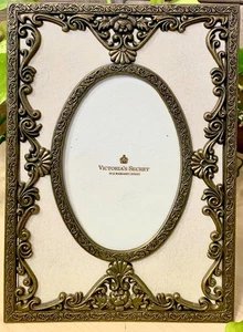 Cornice portafoto Victoria Secret antica oro e beige 3x4,5 n. 10 Margherita Santa - Foto 1 di 22