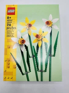 LEGO Botanicals: Daffodils (40747) Brand New - Picture 1 of 7
