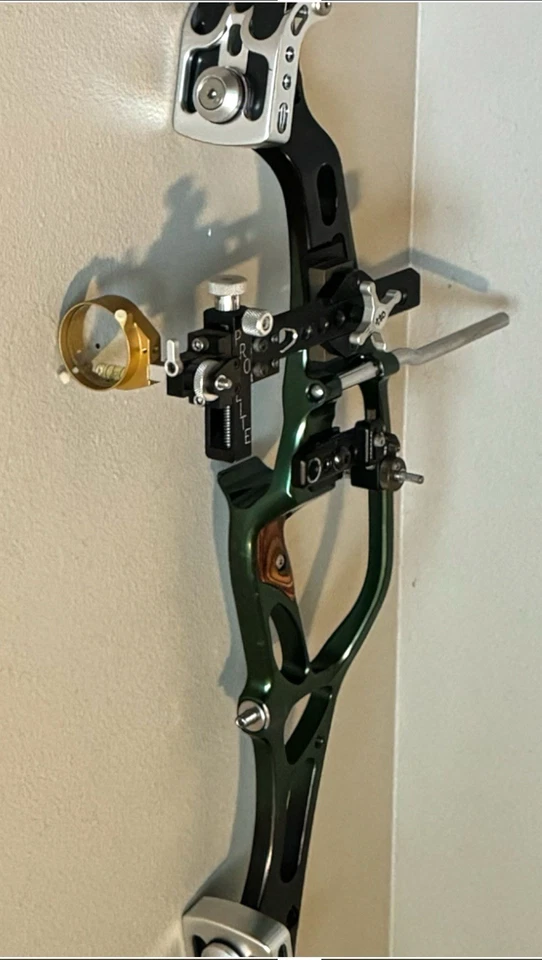 Arco recurvo vintage/raro Hoyt XT-2000 Competition Target verde/negro/ProLiteScope Foto 1 de 4