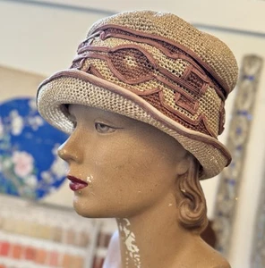 VINTAGE ART DECO FLAPPER CLOCHE WITH DECO TRIM - Picture 1 of 7