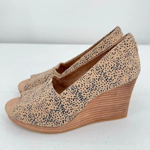 NEW TOMS Women's Classics Coral Washed Beige Twill Wedge Sandal Size 7 - Picture 1 of 10
