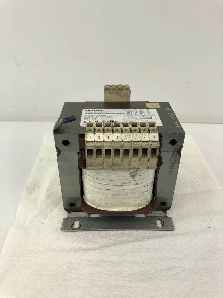 Transformador Siemens 4AM4842-8ED40-0FA0 0,5/2,0 kVA Foto 1 de 4