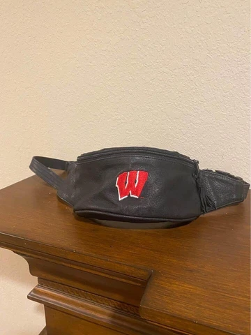 Retro Wisconsin Badgers Faux Leather Fanny Pack Belt Bag Cover