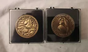 dinsey commemorative coin Finding Nemo Marlin and Dory, The Lion King Simba 2003 - Picture 1 of 3