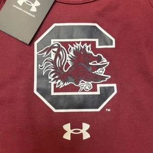 Neu mit Etikett Jugend Fußball Body Trikot 6M SOUTH CAROLINA GAMECOCKS Under Armour neu - Bild 1 von 4