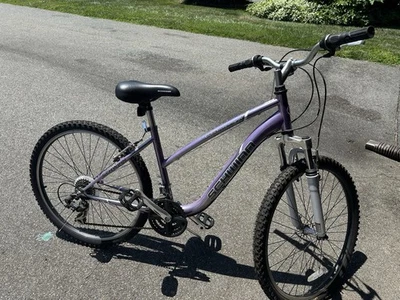 Bicicleta de montaña Scwhinn Ranger 26 para mujer 21 velocidades suspensión completa Foto 1 de 4