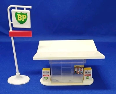 Lesney Matchbox MG-1 BP Service Station  & BP Sign - Image 1 of 4