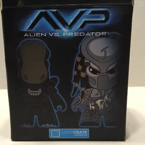 Figura de acción de juguete AVP Alien vs Predator Titans figura de vinilo exclusiva LootCrate - Imagen 1 de 8