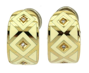 BELLISSIMI ORECCHINI HUGGIE IN ORO GIALLO 18 KT, DIAMANTI SCINTILLANTI E SMALTO BIANCO - Foto 1 di 1