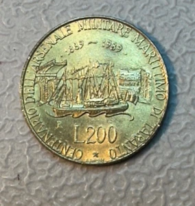 ITALY. 200 LIRE. 1989. UNC Centenario Dell' Arsenale Militare Martino Di Tranto - Picture 1 of 2