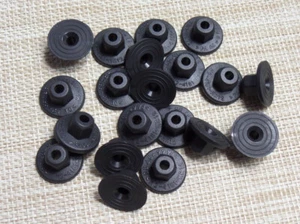 10X UNTERBODEN KUNSTSTOFFMUTTER CLIPS KLIPS FÜR AUDI A4 A8 VW GOLF 8E0825265C - Bild 1 von 1