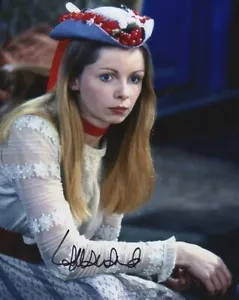 Doctor Who Autograph: LALLA WARD (Shada) Signed Photo - Foto 1 di 1