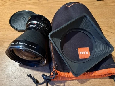 Zeiss 40mm f/4 Distagon C T* Lens for Hasselblad 500 Series V, EX w/Caps & Hood - Image 1 of 4