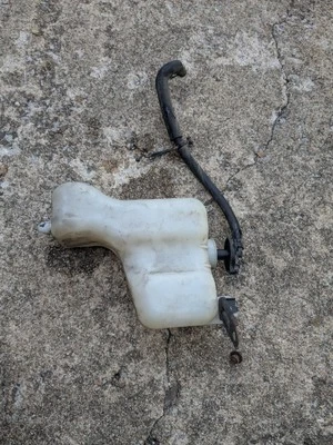 Depósito de refrigerante radiador motor Toyota RAV4 96-00 Foto 1 de 4