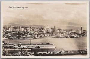Seattle WA Waterfront Skyline, barco vaporero línea Luckenbach, c1920s RPPC - Imagen 1 de 2