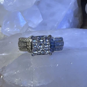 Anillo de compromiso de diamantes de oro blanco de 10k talla princesa 1 TCW talla 6,25 6,1 g (AT725-1) - Imagen 1 de 18