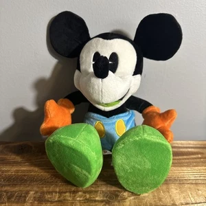 Disney Parks Mickey Mouse Plüsch 12 Zoll orange Handschuhe grüne Schuhe blaue Shorts beweglich - Bild 1 von 10