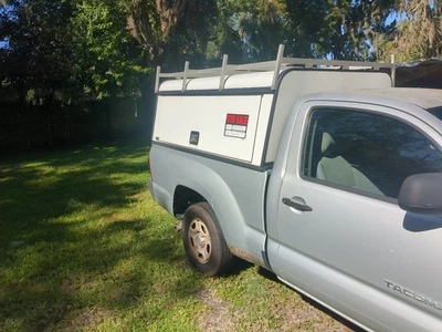 Cámper o techo de trabajo Toyota Tacoma 2007 se adapta a cualquier plataforma de 6 ft Tacoma.  ***Solo local Foto 1 de 4