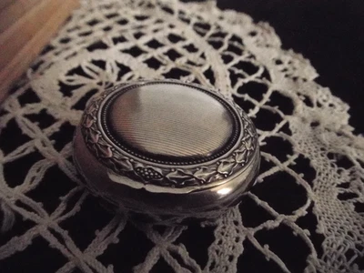 Ancien poudrier  19ème  argent massif et vermeil glace biseautée pour chatelaine - Photo 1/4