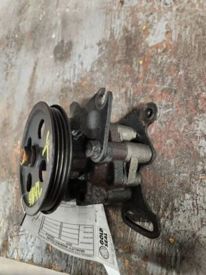 Used Power Steering Pump fits: 2000 Toyota Camry 4 cylinder Grade A - Image 1 of 4