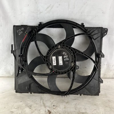2006-2013 BMW 325i 328i 330i Z4 (E87 E89 E90 E91) M/T 3.0L N52 400W COOLING FAN - Image 1 of 4