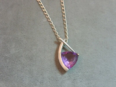 Viola Sfaccettato Ametista Cubico Ciondolo Argento Sterling 16 " Catenina Cf91 - Immagine 1 di 3