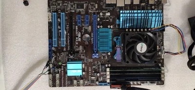 Scheda Madre ASUS M5A97 R2.0 Sockel AM3+ PHENOM II X2 555 8GB DDR3 - Immagine 1 di 4