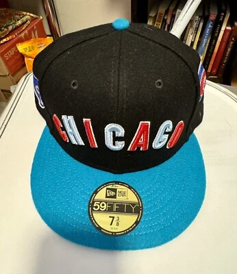 Chicago Cubs MLB New Era 59fifty 7 3/8 Negro Abs Azul Gorra Plana Billete. Nuevo con etiquetas Foto 1 de 4