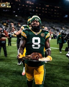 Foto de Josh Jacobs Victory Thanksgiving Dinner Green Bay Packers 8x10 NFL - Imagen 1 de 1