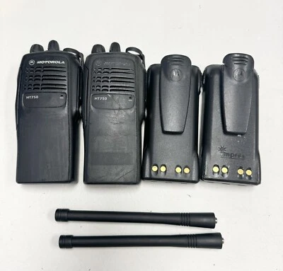 LOT OF 2 Motorola HT750 VHF 136-174MHz 16ch Two Way Radios AAH25KDC9AA3AN - Image 1 of 4