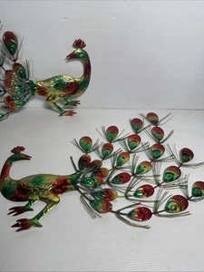 Pair Metal Peacock Art Wall Hangings Hong Kong ? MCM ? Vintage 42cm X 30cm - Foto 1 di 22