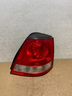 Luz trasera lateral derecha Kia Sorento 2003 a 2006 pasajero OEM V0004 DW Foto 1 de 4