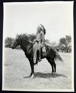 1930 Native American Frank Standinghorse Pageant of Travel Progress Parade B&W - Picture 1 of 4