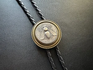 Corbata de vaquero occidental retro moneda abeja bolo corbata vintage collar de boda - Imagen 1 de 6