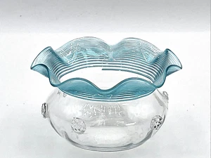 Antike Kunstglasschale mit gerafftem Rand und blauem Schilffaden & angewandten Schnitten - Bild 1 von 12