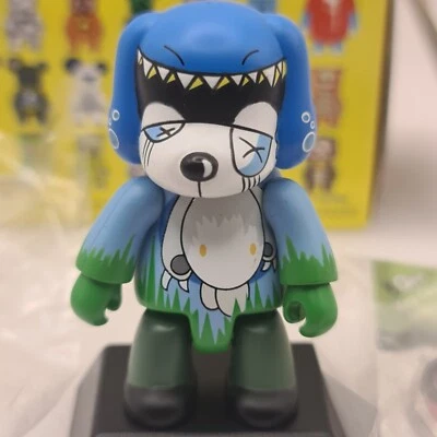 Chaveiro figura cachorro azul 2" Qee Series 4 coleção designer volume 2 UK Expo - Imagem 1 de 4