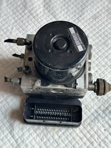 2010 HONDA INSIGHT ABS Pump Control Module 57110-TM8-A531-M1 OEM (91) - Picture 1 of 7