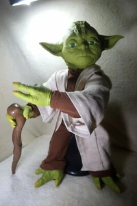 Yoda star wars - 16"H - head, arms, body mobile and talks - excellent condition - Picture 1 of 4