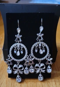 Kenneth Jay Lane KJL für Avon Vintage silberfarbene Chandelier Schleife Ohrringe 2007 - Bild 1 von 5