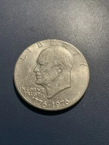 1976 P Eisenhower Bi-Centennial Dollar Coin $1 - Picture 1 of 2