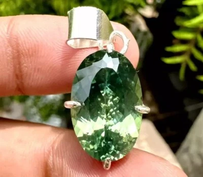 Certified 28.54 Ct Natural Green Sapphire Oval 925 Silver Pendant Loose Gemstone - Image 1 of 4