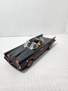 Nj Croce 1966 Batmobile 1:24 Batman Classic Tv W/ Robin - Picture 1 of 6