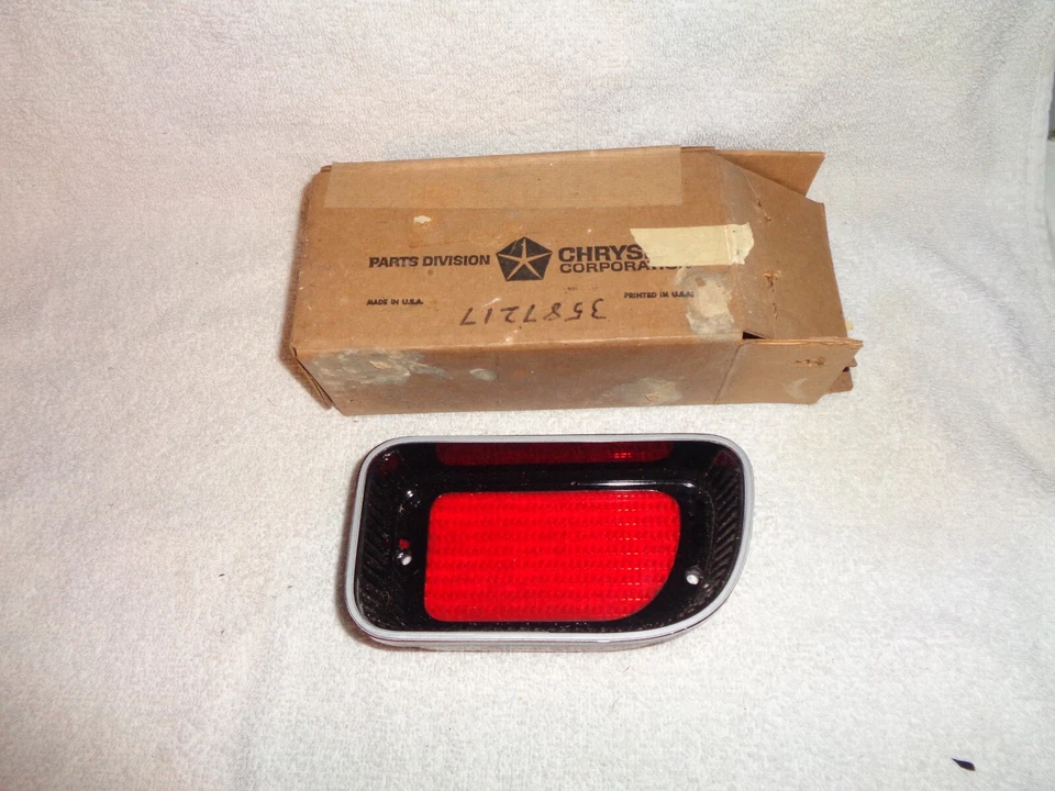 Lente de luz trasera interior izquierda Dodge Coronet 1972 Mopar nuevo de stock 4 puertas Foto 1 de 1