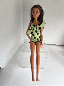 Muñeca Barbie Fashionista 200 muñeca con mameluco de lunares usada puede oler a humedad - Imagen 1 de 10