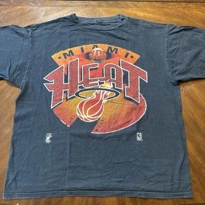 Vintage Miami Heat Black Graphic Shirt Size XL Single Stitch  - Bild 1 von 8