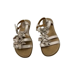B.o.c. Sandalias Born Concept Talla 6 Metálicas Plateadas Flor Embellecida Correas - Imagen 1 de 11