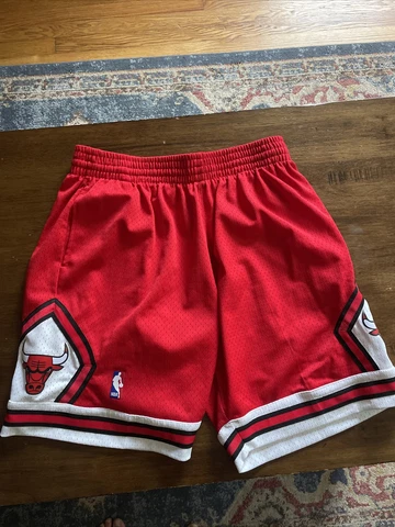 Chicago Bulls Mitchell and Ness Swingman Shorts Size Large Cover