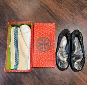 Tory Burch Ballet Flats Womens 9.5 Reva Black Leather Silver Tone Logo - Picture 1 of 7