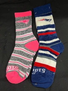 New England Patriots Football Crew Socks Medium 2 Pairs - Picture 1 of 2