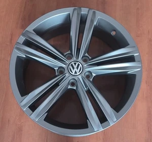 Llanta de aluminio original VW T-Roc 18 pulgadas Sebring (gris) 7x18 ET45 2GA601025G - Imagen 1 de 4